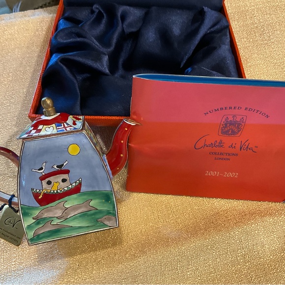 CHARLOTTE DI VITA NUMBERED EDITION # H846. BISCAY BAY MINIATURE TEAPOT - Picture 2 of 8